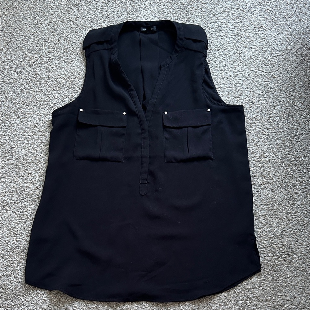 Dynamite Black Sleeveless Blouse with Pockets